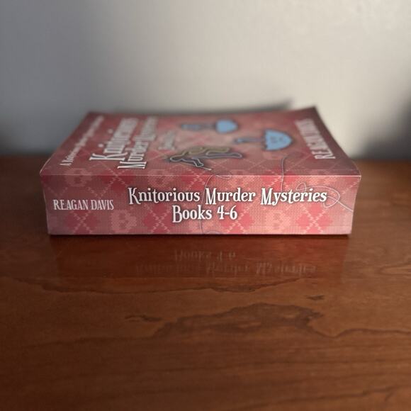 Knitorious Murder Mysteries; Reagan Davis; 2020; Lot Of 4 Books 1-12 - Picture 7 of 9